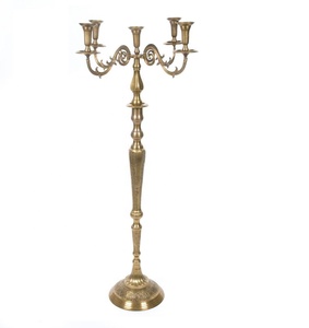 Centre de table rectangulaire en métal doré pour décoration de mariage - Product Image 3