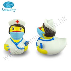 Canard de bain en caoutchouc jaune fantaisie en PVC pour hôpital et clinique – Grande Vente - Product Image 2