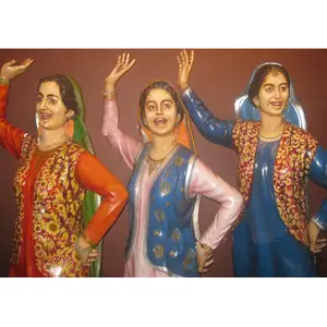Punjabi Culture Ladies in Gidha Statue Punjabi Fiber Decor statues Punjaban Mutiyara Statues for Wedding Decor