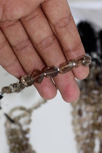 Buena calidad 1 hebra de cuarzo ahumado natural piedras preciosas facetadas pepitas forma cuentas al por mayor para la fabricación de joyas - Product Image 4