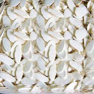 Chips de manioc à bon prix de premier choix pour l'industrie de l'alcool avec 68% d'amidon taille 5-10cm en vrac - Product Image 3