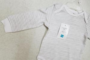 Mameluco de marca original para bebé hecho en fábrica en Bangladesh Material de algodón para niños de todas las edades Lote de existencias/Cancelación de envío/Excedente - Product Image 3