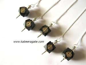 Vente en gros de pendules de Reiki Cho Ko en agate noire avec chaîne Sier, pierres précieuses gravées à 7 chakras, style pour l'amour, équilibre des chakras - Product Image 2