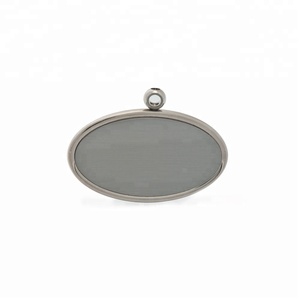 Plaque nominative avec chaîne pour urne funéraire adulte - Product Image 1