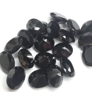 7mm 8mm Onyx noir naturel coupe ovale pierre précieuse calibrée en vrac au prix d'usine de gros pierres pour sertissage de bijoux vente régulière - Product Image 1
