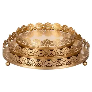 Ensemble de plateaux décoratifs dorés Cut Design Assiettes de support de plateau de service rondes en métal - Product Image 1