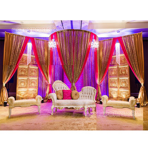 Escenario de boda de estilo paquistaní, decoración de escenario de boda con paneles de puerta - Product Image 1