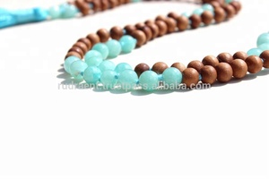 Collar de Yoga Unisex de Sándalo y Amazonita con Borla, Cuentas Mala Pulimentadas, Estilo Religioso Hindú, Certificado por Terceros - Product Image 4