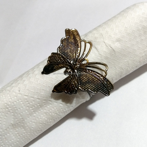 Servilletero de diseño de mariposa creativo nuevo Anillo de servilleta de mariposa dorada de doble capa hebilla de servilleta de Metal para boda y fiesta - Product Image 1