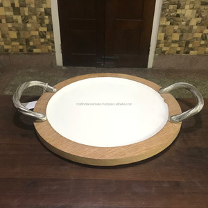 Plateau en bois massif émaillé blanc, avec poignée en Aluminium - Product Image 1