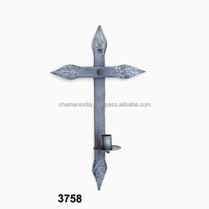 Portavelas de pared forjado con Cruz de hojas - Product Image 1