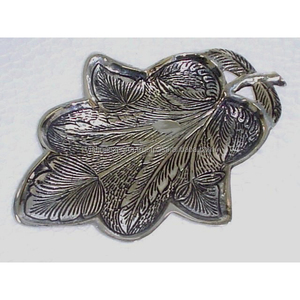 Platos de hoja de aluminio en relieve ecológicos y platos de arroz placa de metal con técnica de grabado para una experiencia gastronómica elegante - Product Image 1
