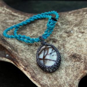 Colgante unisex de macramé Jasper Hecho a Mano Magic - Product Image 1