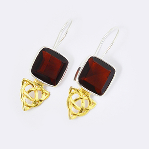 Cojín Cab rojo granate piedra preciosa cojín corte hecho a mano pendientes de oreja fija joyería chapada en oro 925 pendiente de plata esterlina para mujer - Product Image 1