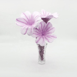 Fleurs en feutre de laine de Nouvelle-Zélande écologiques, faites à la main par des femmes artisans népalaises pour la décoration festive de la maison et les cadeaux, artisanat artisanal du Népal - Product Image 2