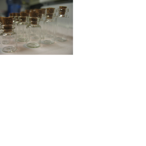 Botellas Vacías de cristal con corcho para invitaciones de boda - Product Image 1