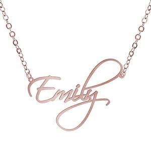 Collar de Moda con Letra y Nombre Personalizado '<span class=keywords><strong>Julia</strong></span>', Collar Personalizado de Acero Inoxidable en Oro Rosa - Product Image 3