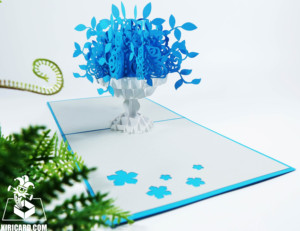 Tarjeta de Felicitación con Diseño Floral Emergente de Rosa Azul Artesanal con Impresión Offset, Arte y Objeto de Colección para Regalos - Product Image 4