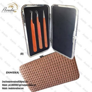 Pinzas de extensión de pestañas azules de titanio con punta puntiaguda Uso suave y fácil Viene con bolsa para etiqueta privada - Product Image 4