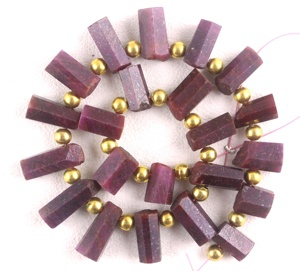 Collar con forma de lápiz facetado de rubí Natural, piedra preciosa de rubí Natural sin tratamiento - Product Image 1