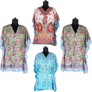 Robe populaire de Dubaï pour femmes 2025 Abaya de haute qualité en coton court Kaftan imprimé à la main et motif floral pour musulmanes - Product Image 3