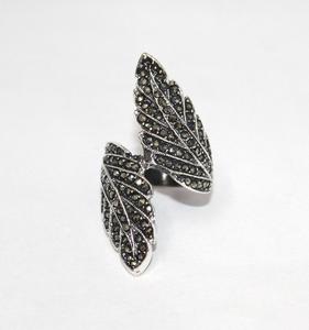 Parure de Bijoux Bague et Boucles d'Oreilles en Argent Sterling 925 avec Pierre Précieuse Marcassite de Haute Qualité Taillée en Facettes - Product Image 6