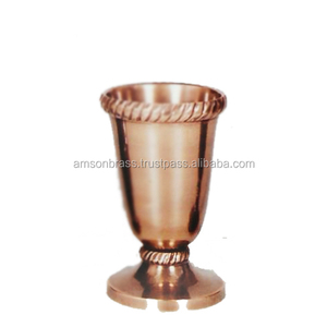 Las últimas macetas de flores con acabado recubierto de polvo negro Soporte dorado Cara De León decorativa Maceta decorativa para piso con soporte - Product Image 3