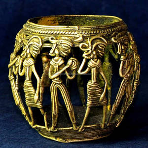 Portalápices Circular hecho a mano, diseñador de bronce, metal, escultura - Product Image 6