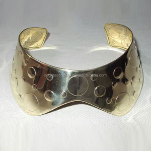 Collar de perlas con forma de hoja para mujer, Gargantilla corta, regalo de América, cadena, colgante para fiesta, Cruz de boda, Europa - Product Image 1