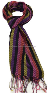 Écharpe en viscose de superbe qualité avec rayures audacieuses et design tissé les plus demandés - Product Image 3