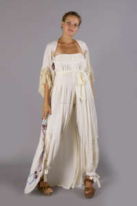 ชุดแม็กซี่เดรสปักลายดอกไม้สำหรับคุณแม่ชุดเดรสสไตล์โบฮีเมียนกระดุมแบบมีเชือกผูกเอว - Product Image 5