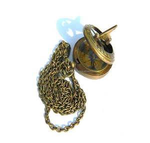Grosir antik kuningan <span class=keywords><strong>Sundial</strong></span> kompas kalung prismatik magnetik kuningan kompas buatan tangan kulit Tautan kasus mutiara untuk pesta - Product Image 3