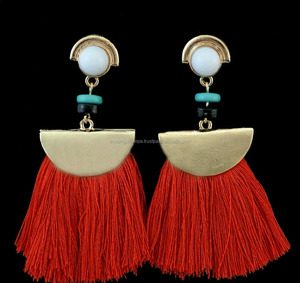 Laiton Antique Rouge Tassel dernier Designer Style Bohème Boucle D'oreille pour les amateurs de mode/femmes - Product Image 1