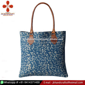 Bolsos de mano Kantha con estampado índigo - Product Image 3