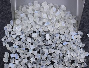 หินมูนสโตนสีรุ้งธรรมชาติ50ชิ้น,พลอยไฟสีน้ำเงินไม่ผ่านการทำเครื่องประดับหยาบและหลวมฉูดฉาด - Product Image 3