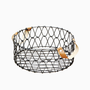 Cesta plegable redonda de hierro forjado con mango de cuero - Product Image 1