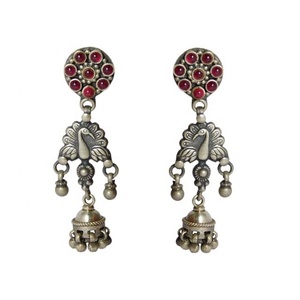 Nuevo diseño indio hecho a mano 925 pendiente de plata esterlina rubí piedra preciosa bisel ajuste rodio para regalo fabricado nuevo diseñador - Product Image 1