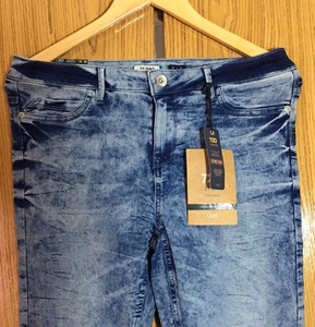 Jeans haute mode pour femmes, fabriqué au Bangladesh, 2020 - Product Image 3