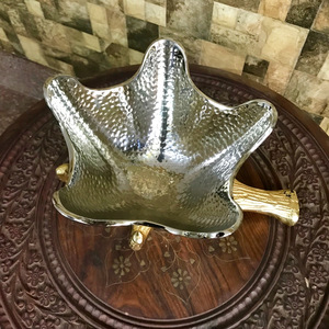 Cuencos de aluminio chapados en plata y oro con soporte en forma de mano, cuencos de diseño único, hermoso, nuevo diseño - Product Image 2