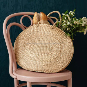 Bolsa de paja ovalada natural con asa - Product Image 3