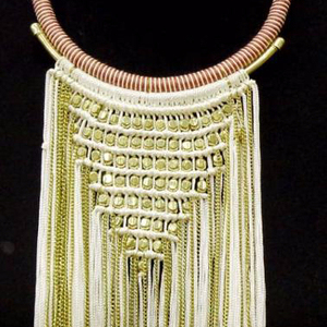 Collar de moda de tono dorado - Product Image 1