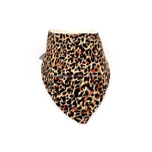Baberos de Bebé Personalizados con Diseño Unisex, 100% Algodón Orgánico, Estampado de Leopardo, Sin Etiqueta, para las Cuatro Estaciones - Product Image 1