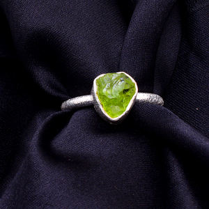 แหวนเงินเพอริดอทอัญมณีหยาบ925แหวนเงินสเตอร์ลิงเครื่องประดับแหวนแฟชั่นคลาสสิกสำหรับงานแต่งงานของขวัญปาร์ตี้สำหรับ unisex - Product Image 1