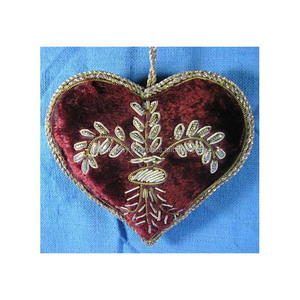 Christmas Hearts Tree Decorative Hinging Item - Product Image 1