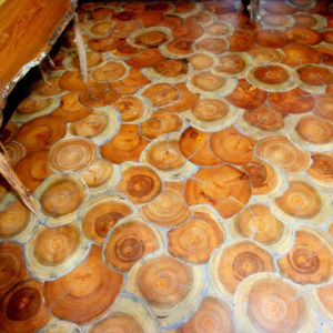 Pisos de Madera de Roble de Ingeniería para un Diseño Interior Duradero - Product Image 1