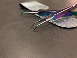 Pinzas profesionales de pestañas de volumen ruso personalizadas de alta calidad, pinzas de pestañas de acero inoxidable sostenibles con ángulo de 45 grados - Product Image 5