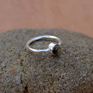 แหวนพลอยธรรมชาติลาบราดอร์ไทต์ เงินแท้ 925 แฮนด์เมดสวยงาม แฟชั่นไม่ซ้ําใคร ขายดีที่สุด เครื่องประดับเงินขายส่ง - Product Image 2