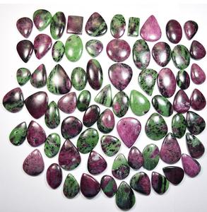 Zoisite rubis naturelle de qualité supérieure, cabochon, vente en gros depuis Jaipur, Inde, pour la fabrication de bijoux énergétiques et de guérison. - Product Image 1