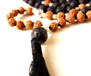 Vente en gros collier de perles mala en onyx noir avec pompon en soie Style bohème bouddhiste religieux unisexe pour fête ou cadeau - Product Image 6