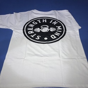 Camisetas impresas OEM personalizadas con diseño de serigrafía frontal y trasera - Product Image 2